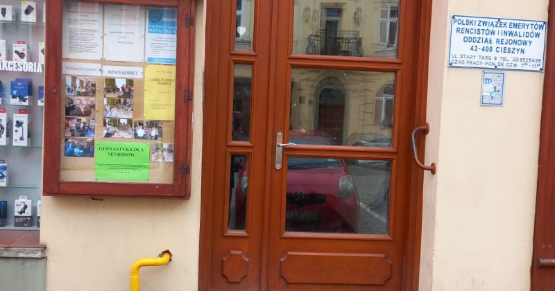 Wejście do biura PZERiI Cieszyn Stary Targ 9